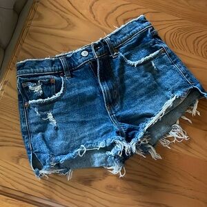 Abercrombie & Fitch the mom short mid rise